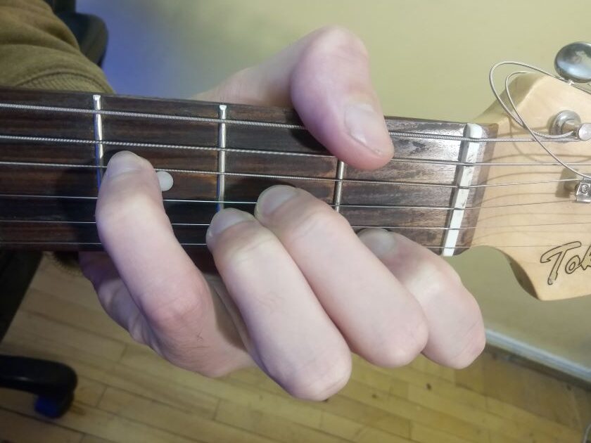 Как зажимать аккорд Aaug