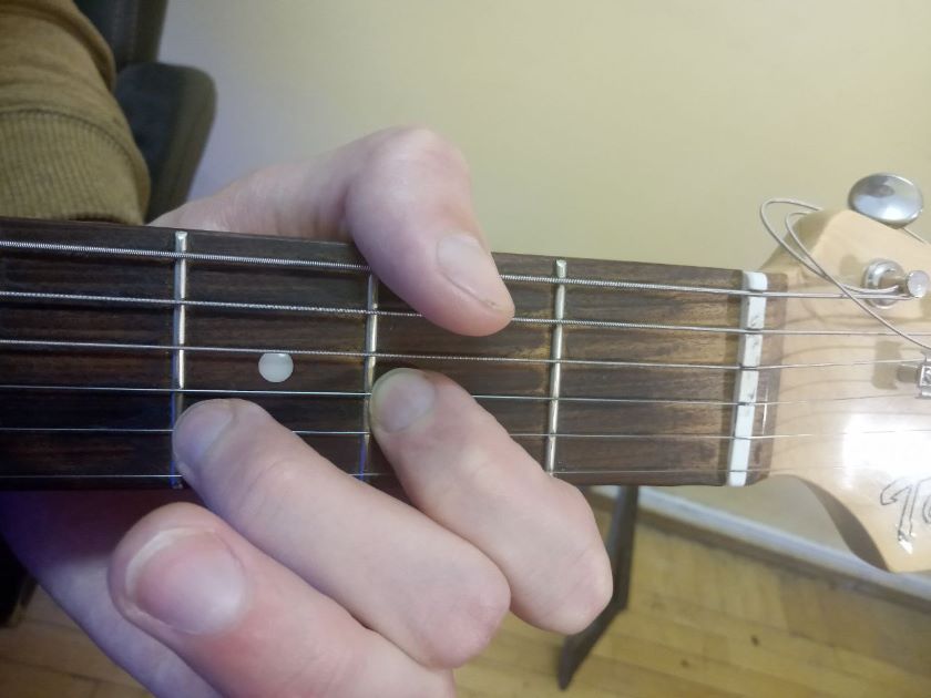 Как зажимать аккорд D5
