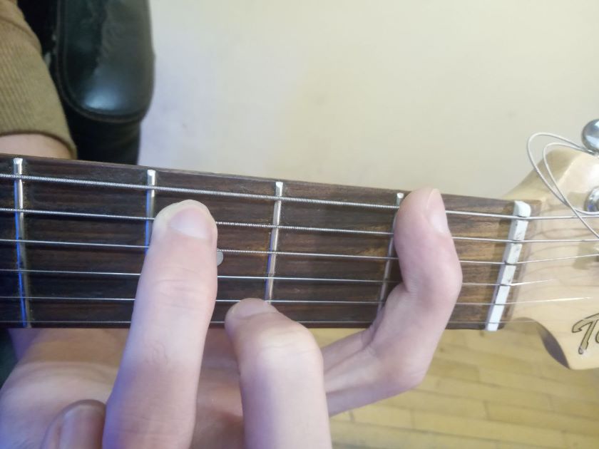 Как зажимать аккорд F5